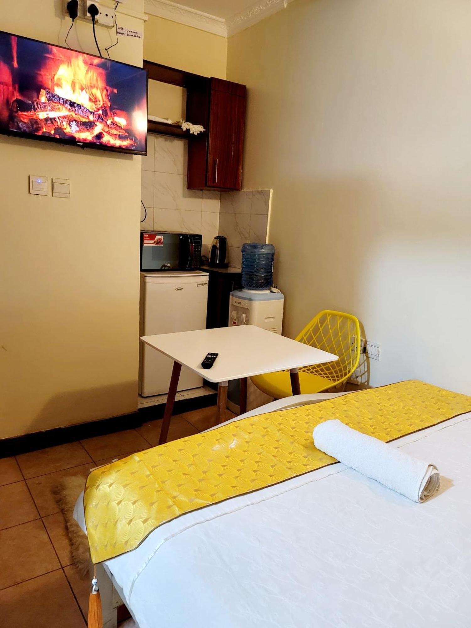 Sunrise Blue Moon B&B Nairobi Extérieur photo