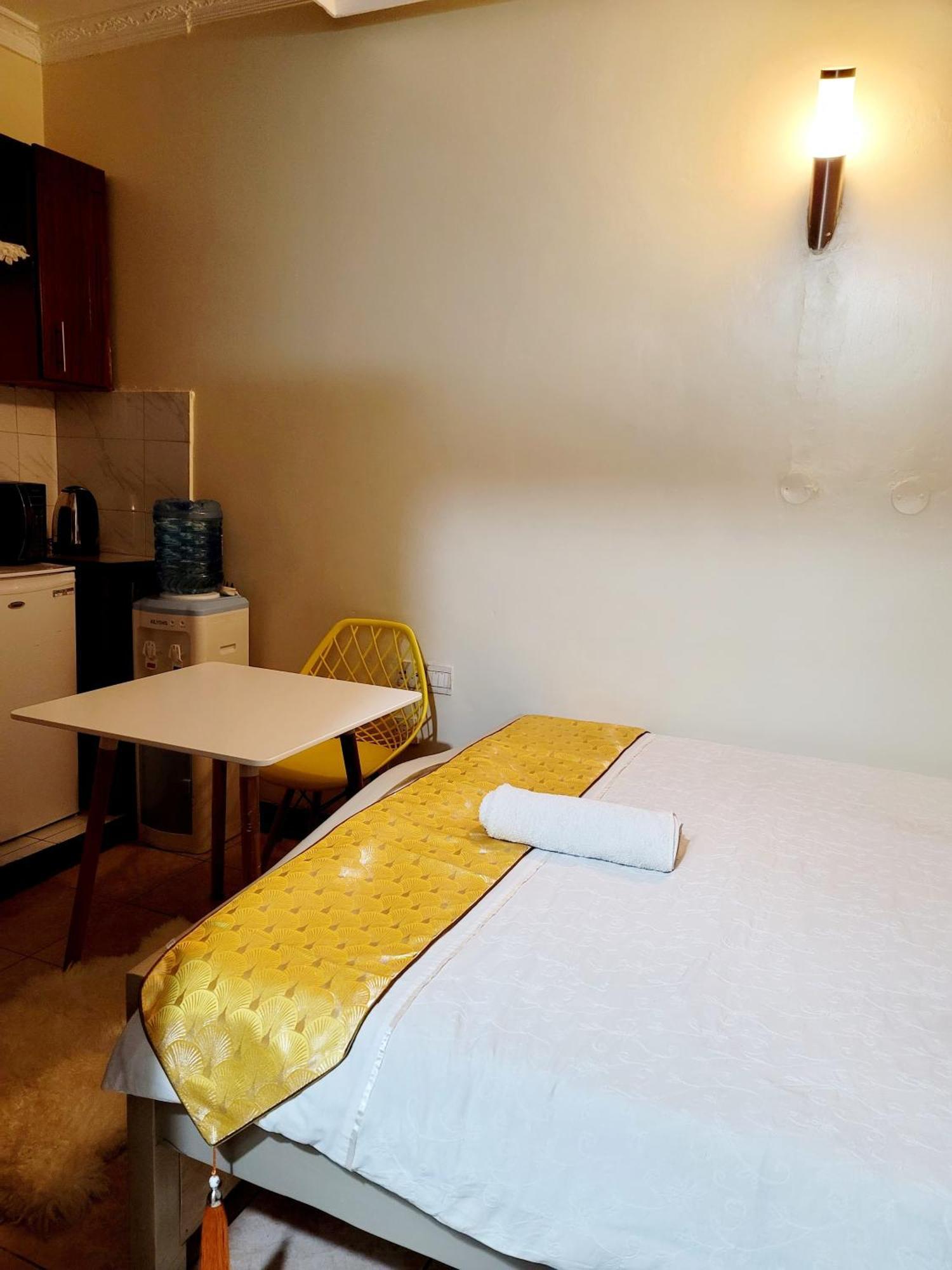 Sunrise Blue Moon B&B Nairobi Extérieur photo
