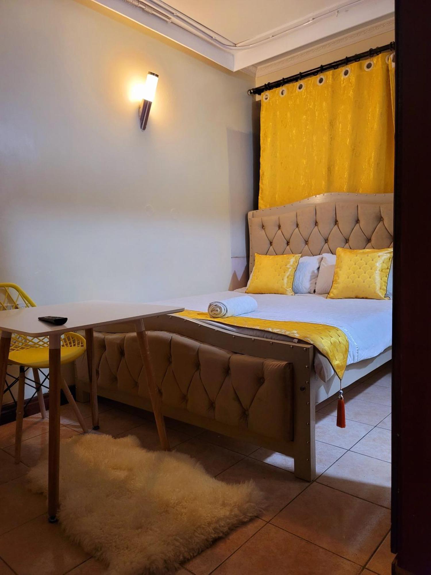 Sunrise Blue Moon B&B Nairobi Extérieur photo